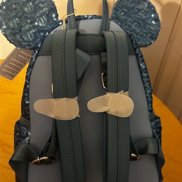 Disney Loungefly Backback Hydrangea Blue Sequin New - Picture 5 of 8